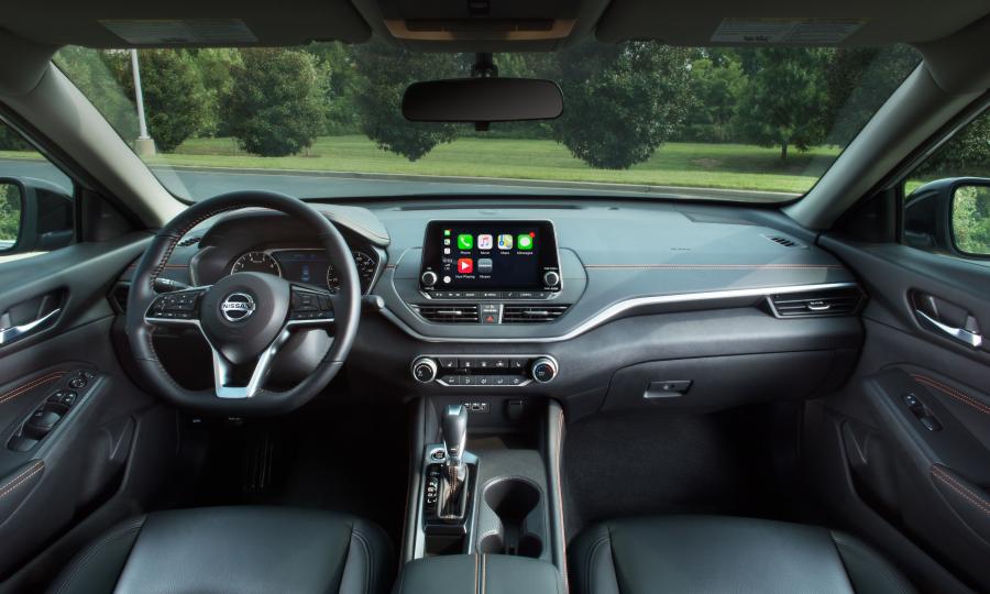 Торпедо Nissan Altima SR 2018 года  (фото 15 из 19)